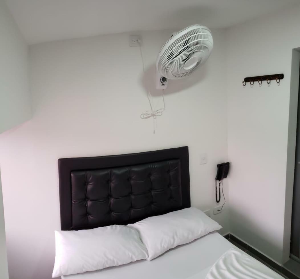 Hotel Zona Express Sandiego Medellín Exteriör bild